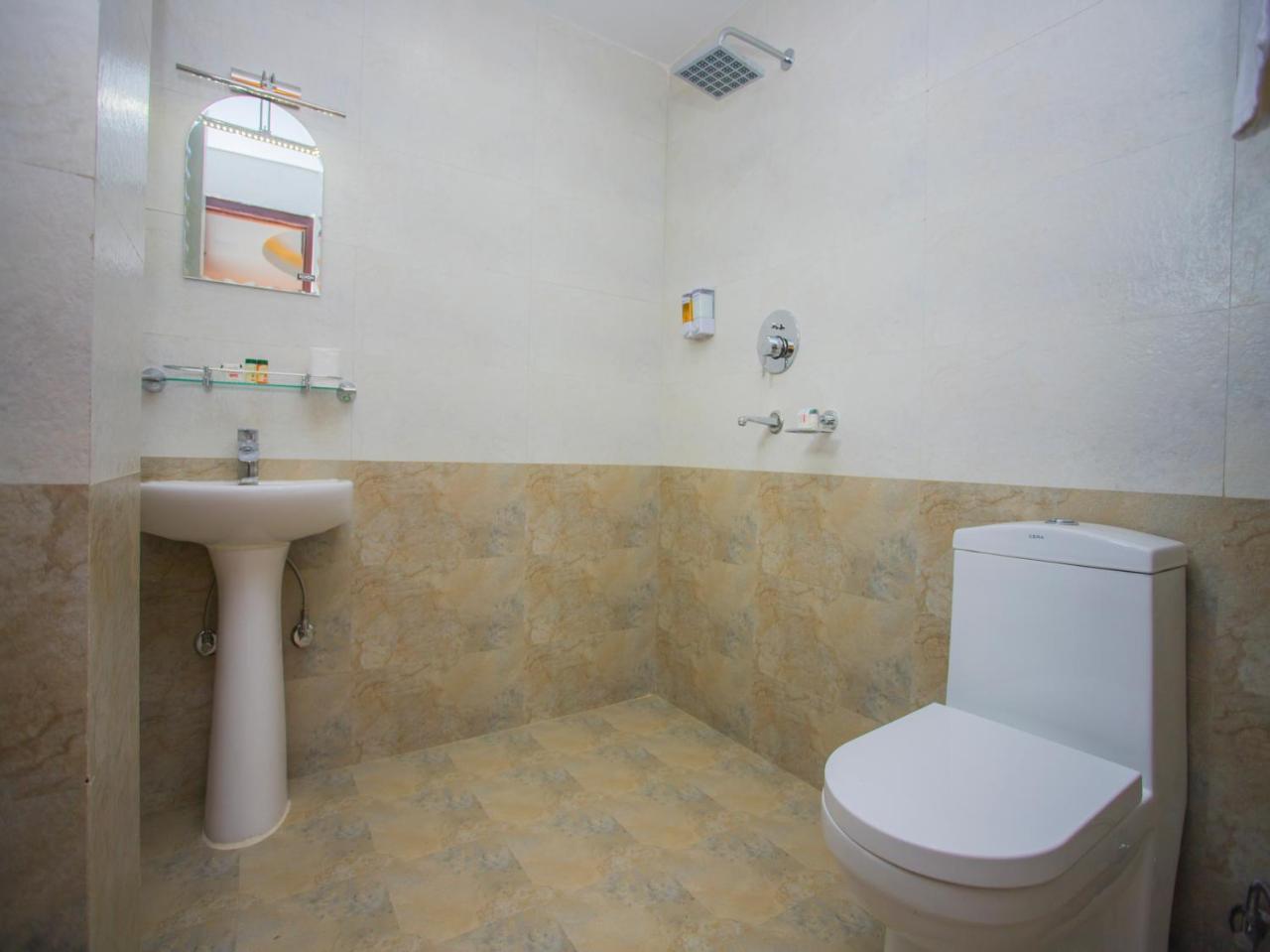 Hotel Lakeside Pvt. Ltd. ポカラ エクステリア 写真