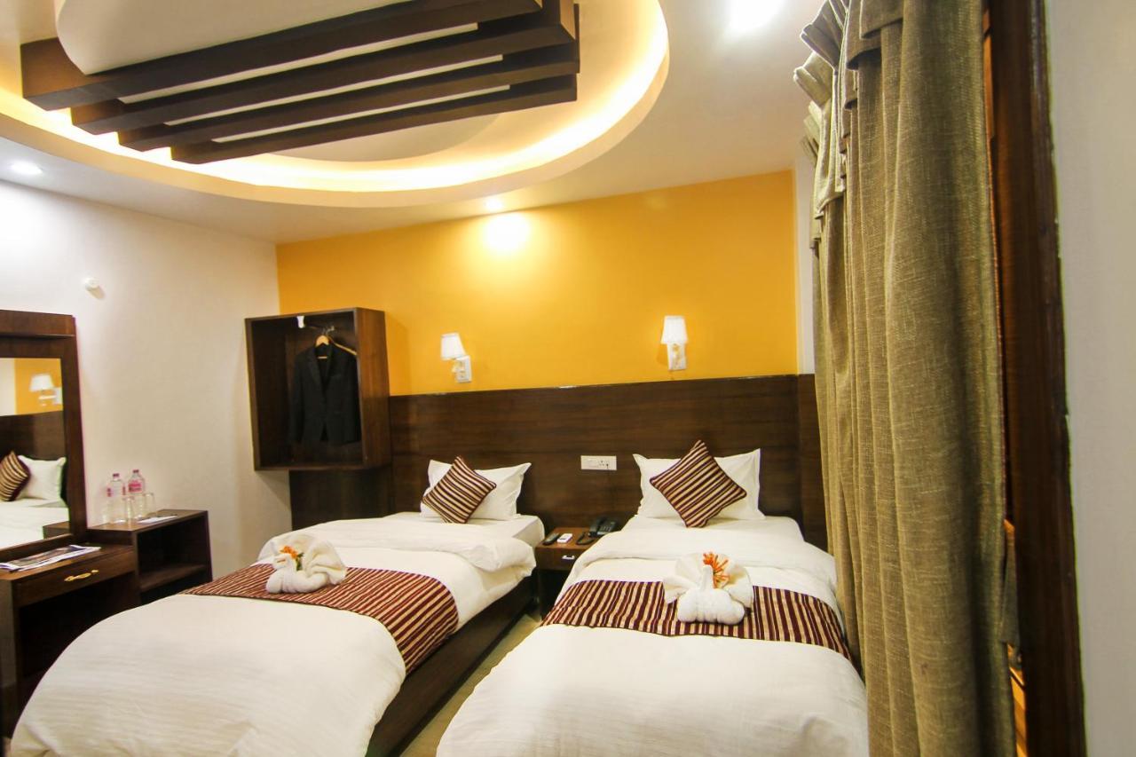 Hotel Lakeside Pvt. Ltd. ポカラ エクステリア 写真