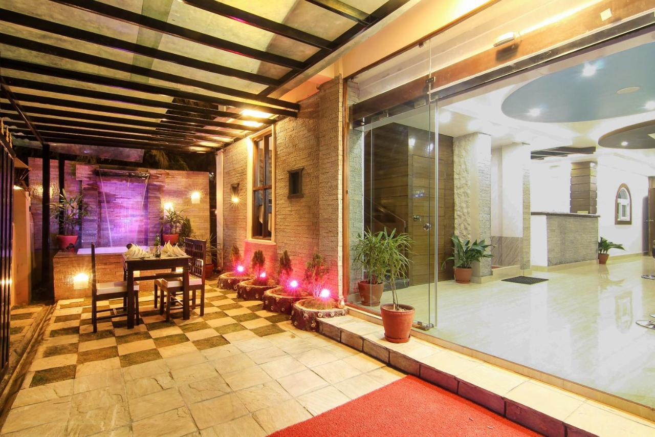 Hotel Lakeside Pvt. Ltd. ポカラ エクステリア 写真