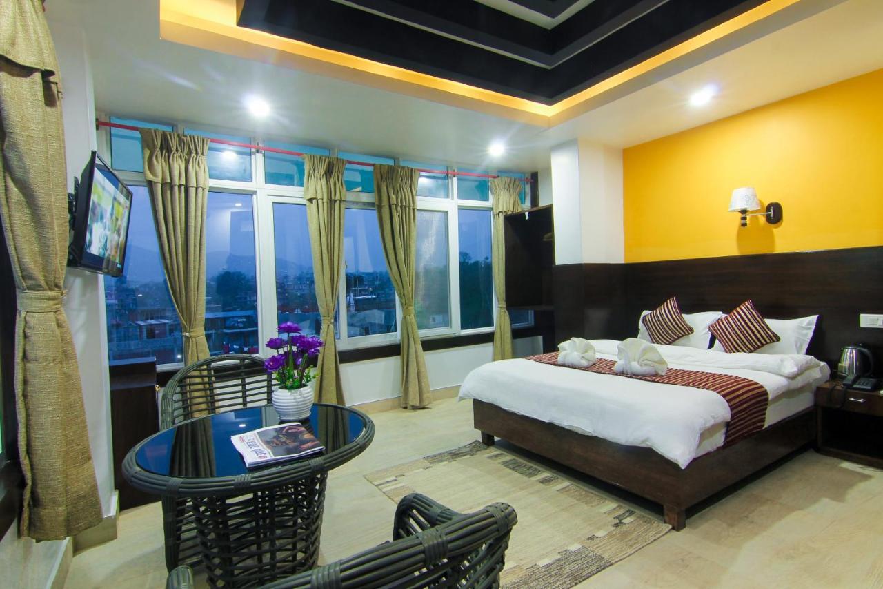 Hotel Lakeside Pvt. Ltd. ポカラ エクステリア 写真