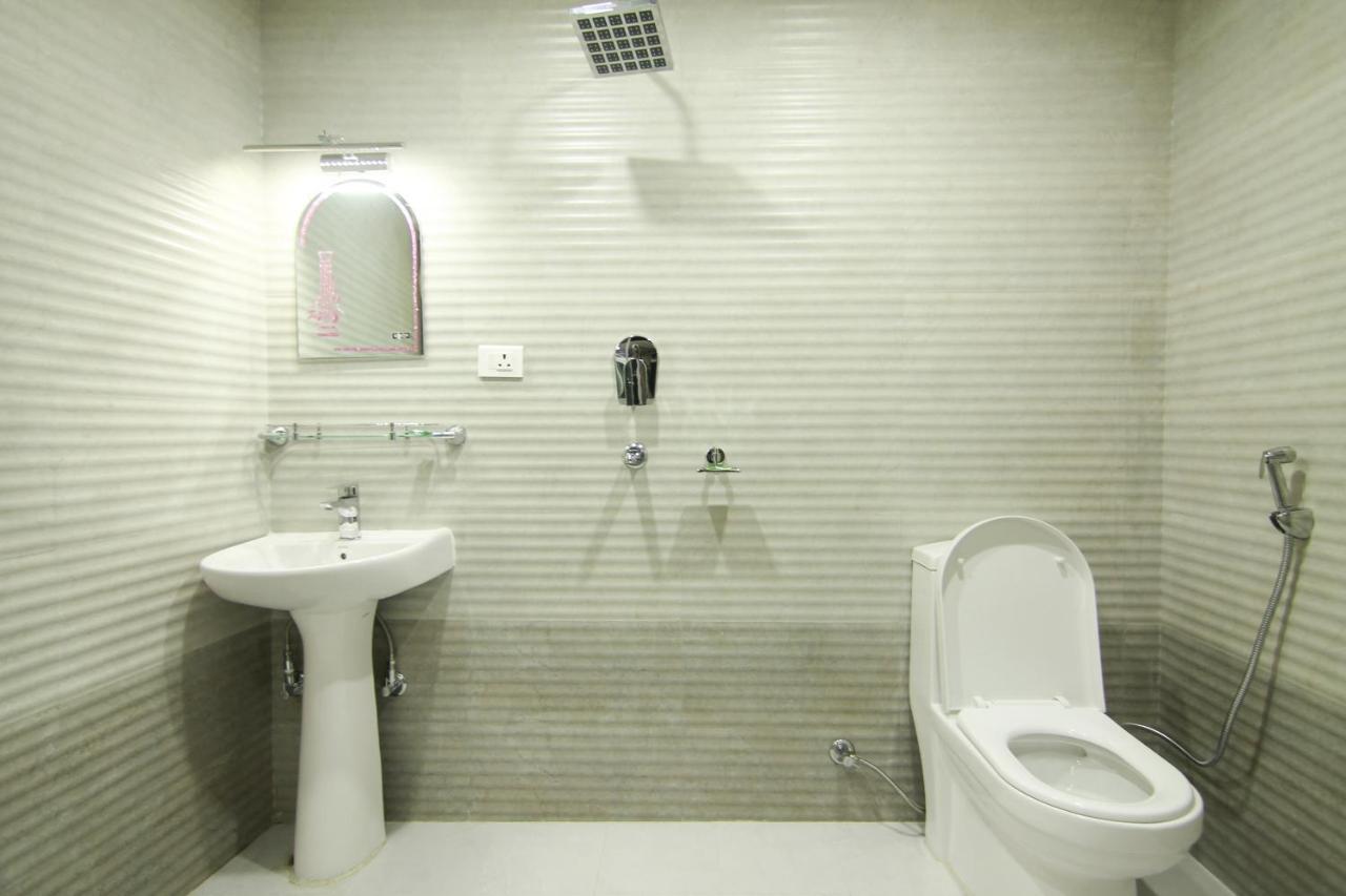 Hotel Lakeside Pvt. Ltd. ポカラ エクステリア 写真