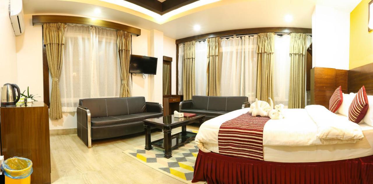 Hotel Lakeside Pvt. Ltd. ポカラ エクステリア 写真