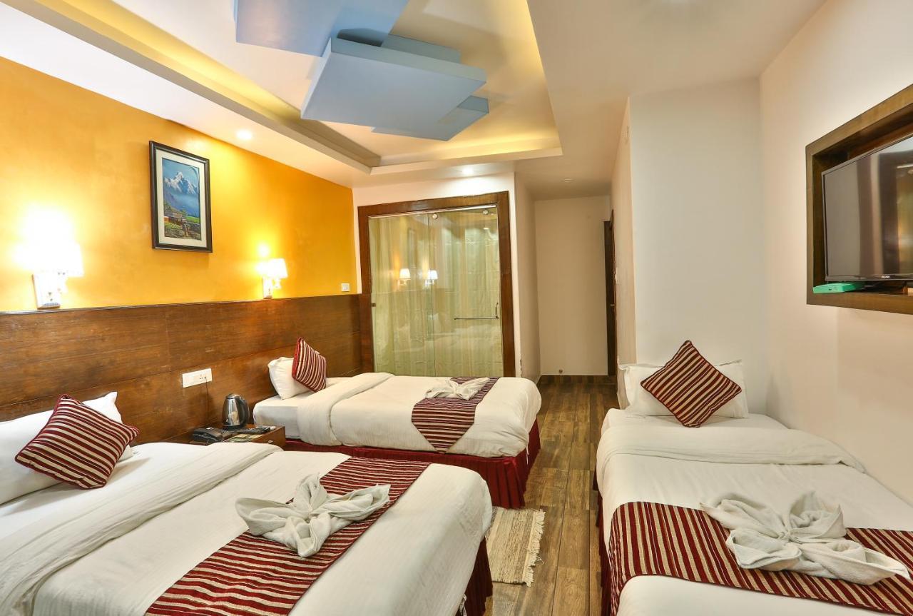 Hotel Lakeside Pvt. Ltd. ポカラ エクステリア 写真