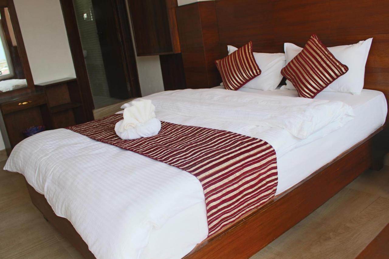 Hotel Lakeside Pvt. Ltd. ポカラ エクステリア 写真
